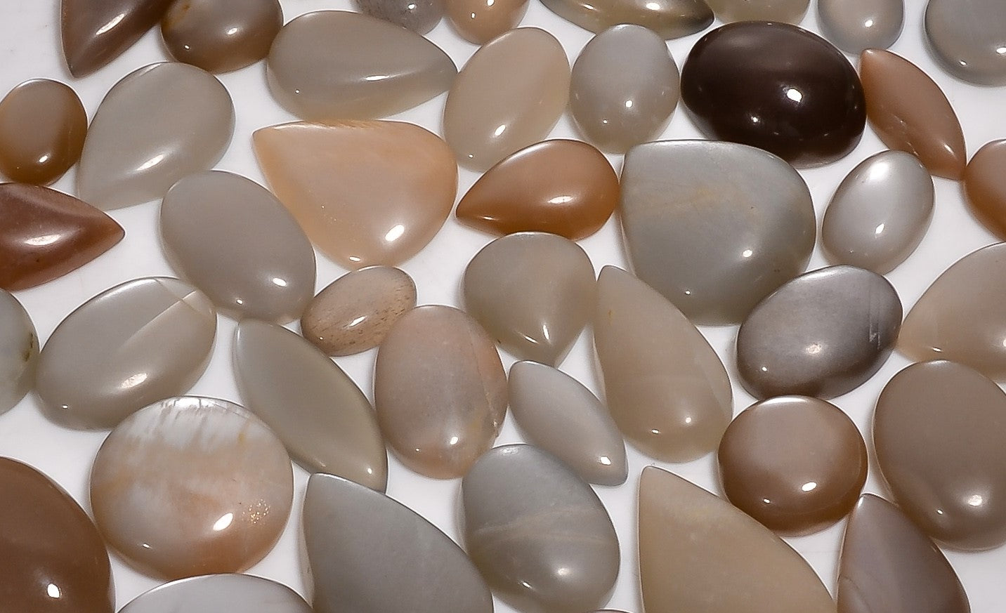 Wholesale Lot of Natural Grey Moonstone Cabochons – Ideal for Rings & Pendants (Copy)